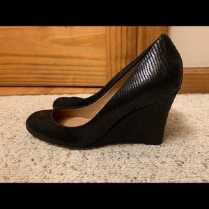 Ann Taylor black snake skin wedge heels size 6